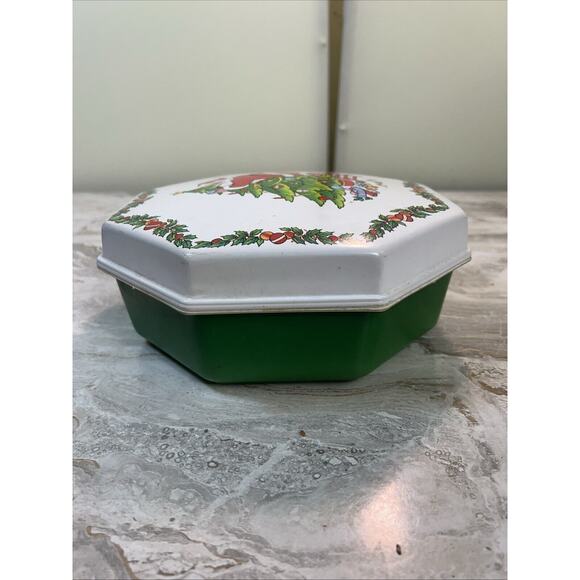 Ullman Co. Vintage Santa Claus Octagon Cookie Tin Christmas Plastic Set Of 3 - Picture 8 of 11